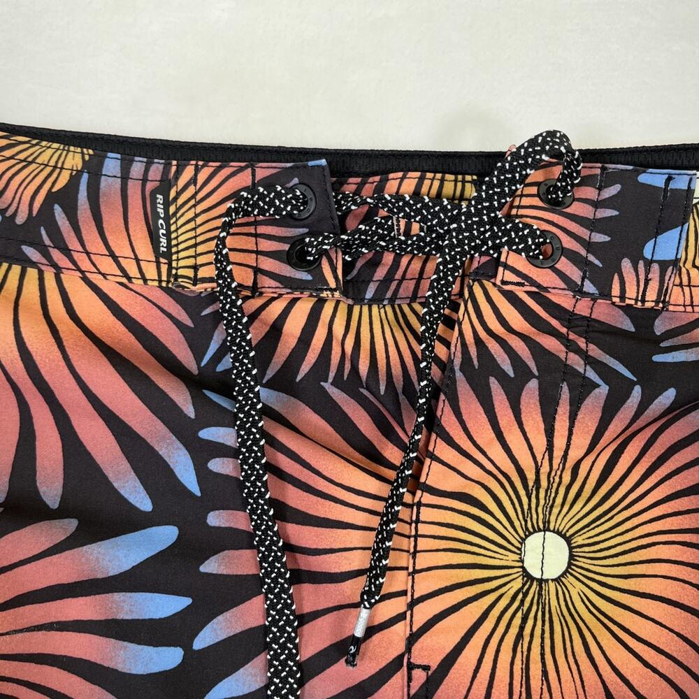 Rip Curl Mirage Men’s Mirage Ultimate 10" Board Shorts Size 31 Floral Daisies - Picture 4 of 12